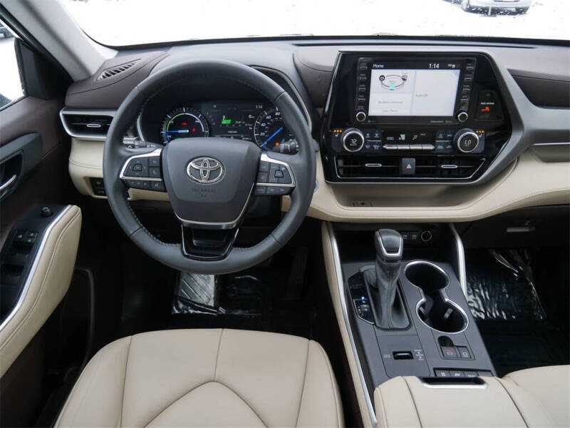 2021 Toyota Highlander Hybrid XLE