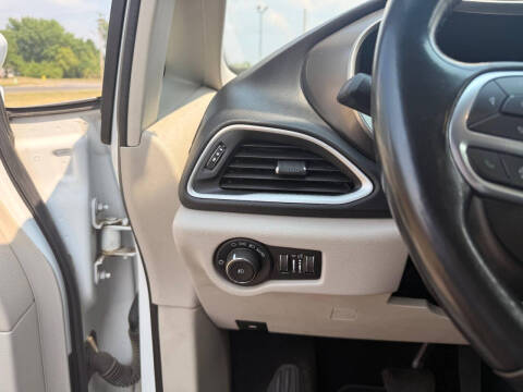 2020 Chrysler Pacifica Touring L