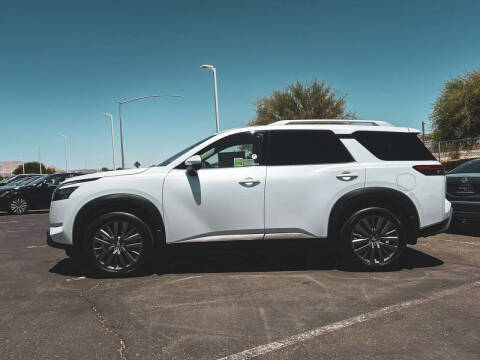 2025 Nissan Pathfinder SL