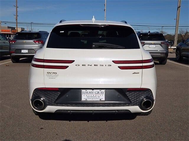 2023 Genesis GV70 2.5T Standard