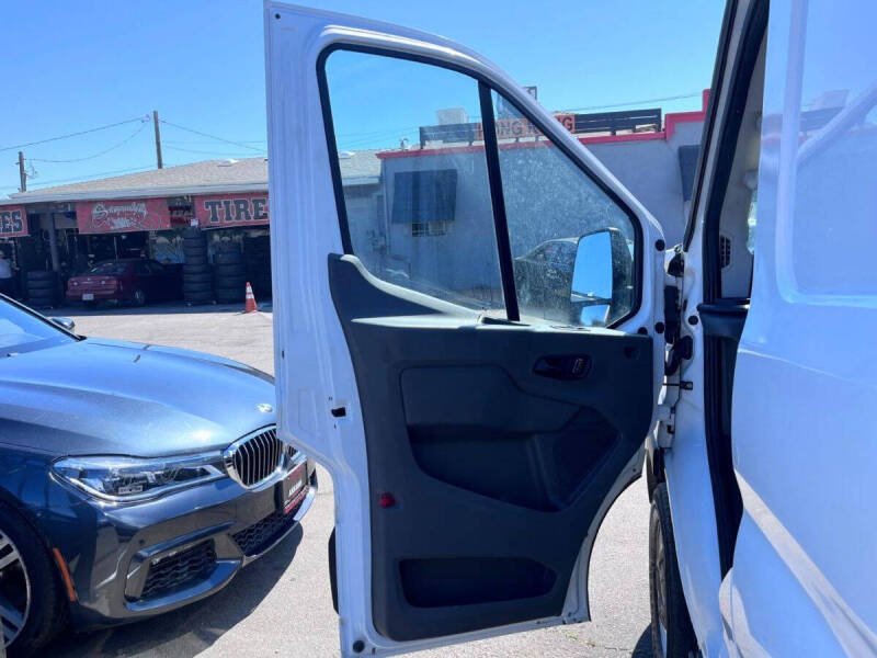 2023 Ford Transit