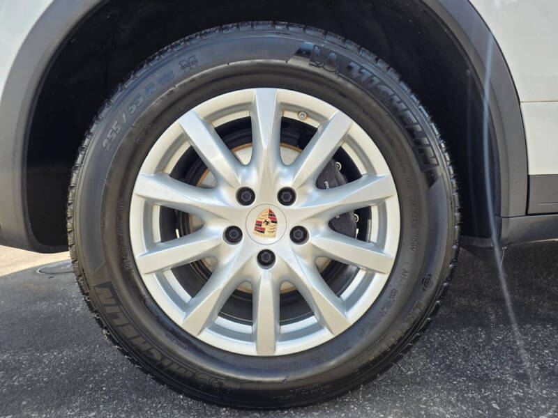 2014 Porsche Cayenne Platinum