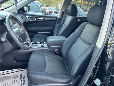 2017 Nissan Pathfinder SV