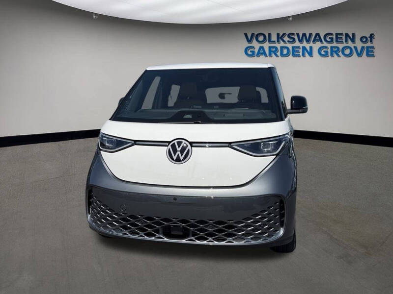 2025 Volkswagen ID. Buzz Pro S Plus