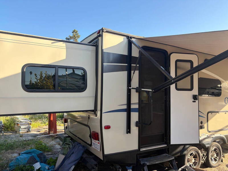 2017 Keystone RV ultra-lite 250