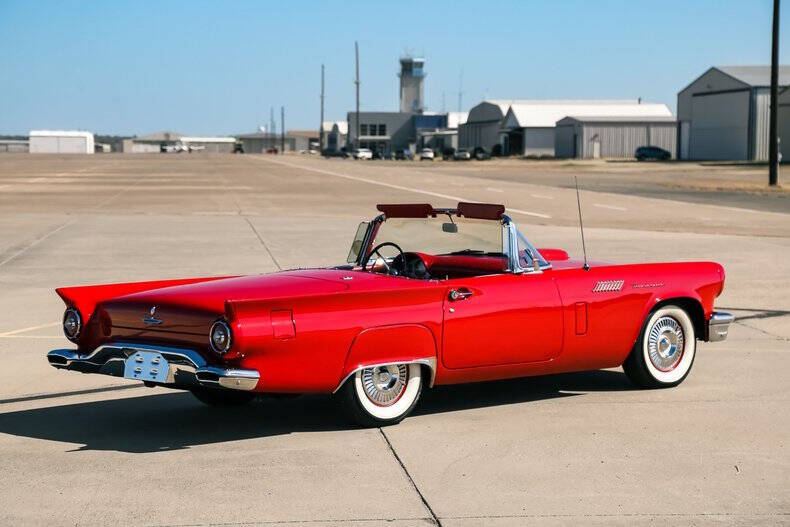 1957 Ford Thunderbird
