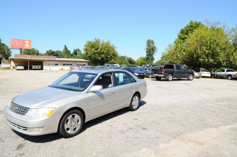 2004 Toyota Avalon for sale at RICHARDSON MOTORS USED CARS - Buy Here Pay Here in Anderson SC