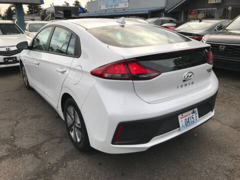 2020 Hyundai Ioniq Hybrid Blue