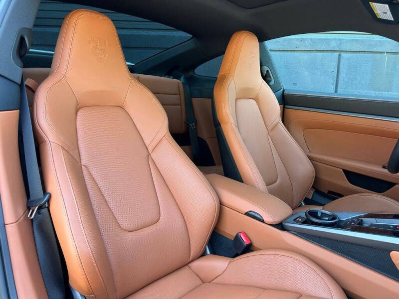 2025 Porsche 911 Carrera