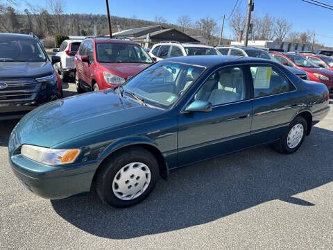 1998 Toyota Camry for sale at Bachettis Auto Sales, Inc in Sheffield MA