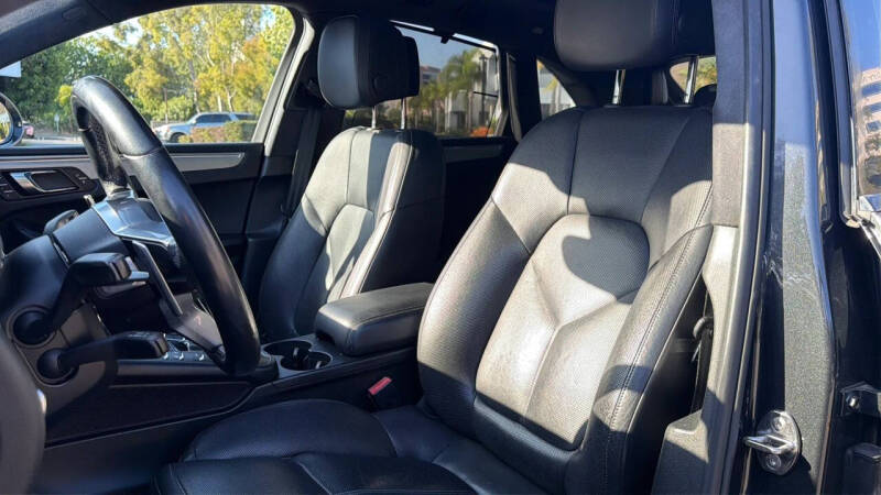2017 Porsche Macan