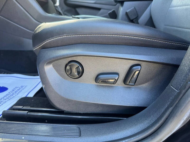 2022 Volkswagen Taos SE 4Motion