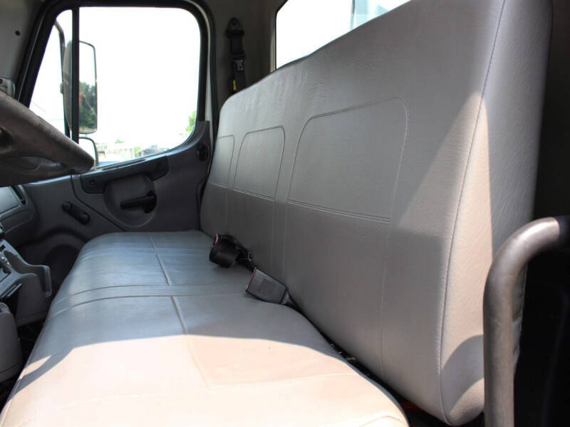 2015 Freightliner M2 106
