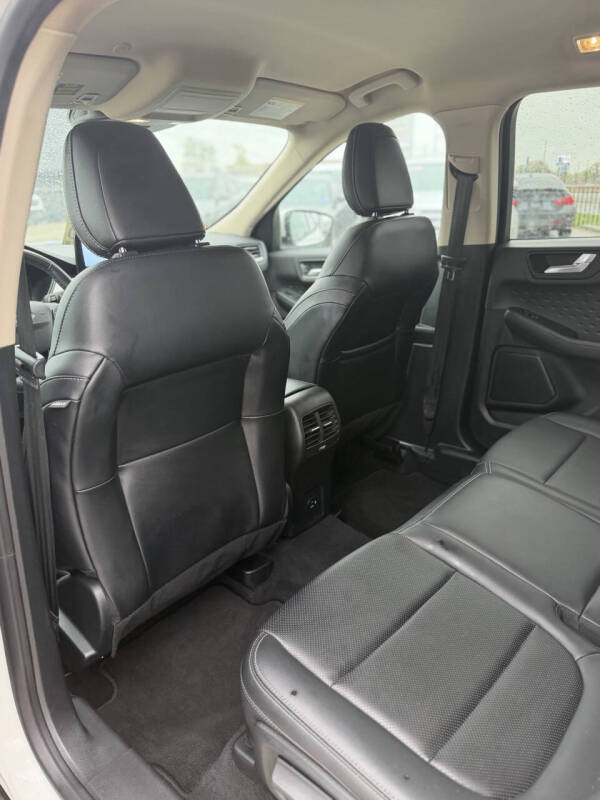 2020 Ford Escape SEL