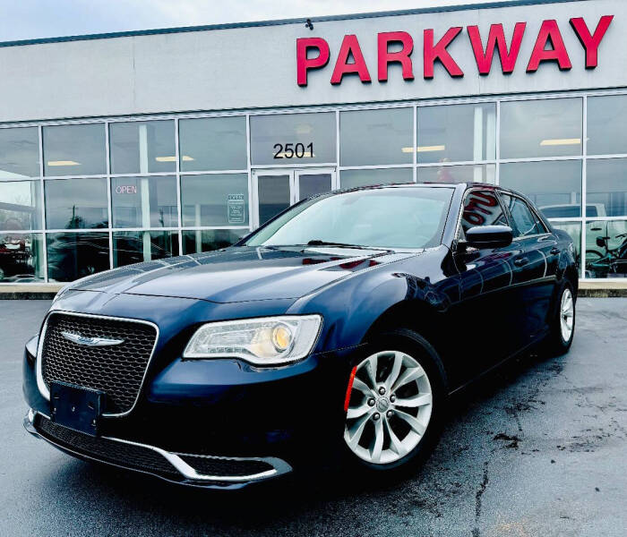 2015 Chrysler 300 Limited photo 2