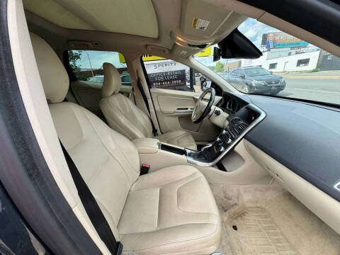 2016 Volvo XC60 T5 Drive-E Premier