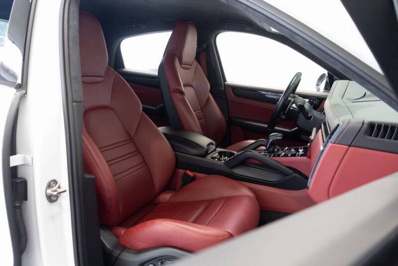 2022 Porsche Cayenne Turbo GT