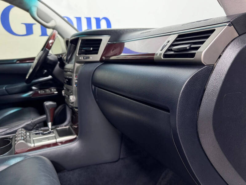 2015 Lexus LX 570