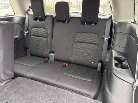 2024 Nissan Pathfinder SV