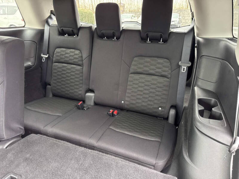 2024 Nissan Pathfinder SV