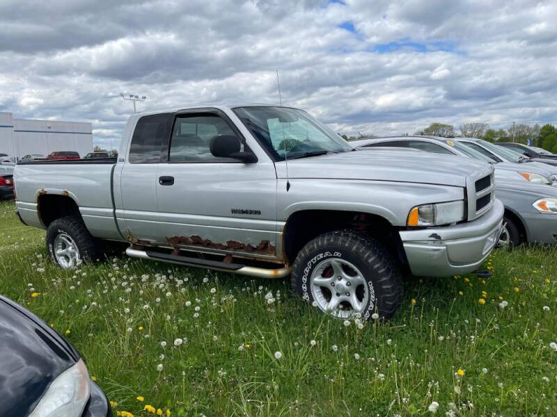 Used 2001 Dodge Ram Pickup SLT+ with VIN 3B7HF13Z61G774672 for sale in Genoa, IL