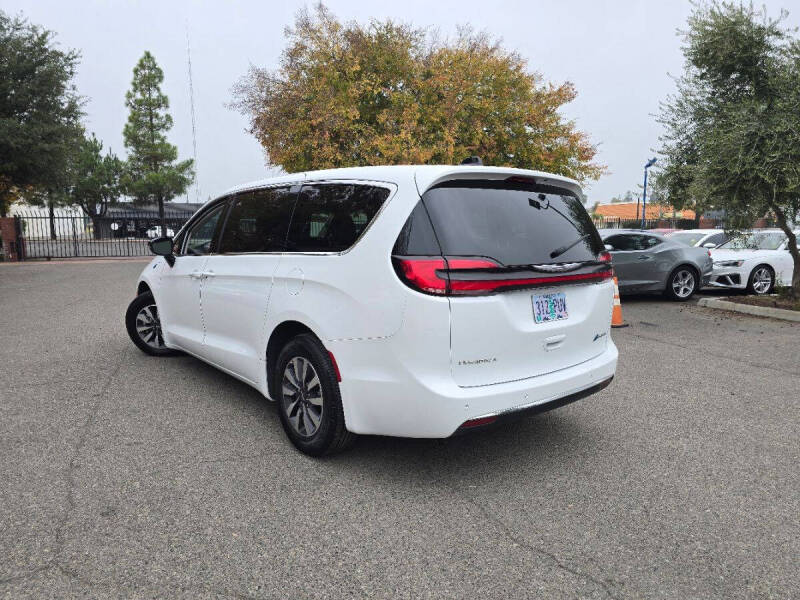 2024 Chrysler Pacifica Plug-In Hybrid