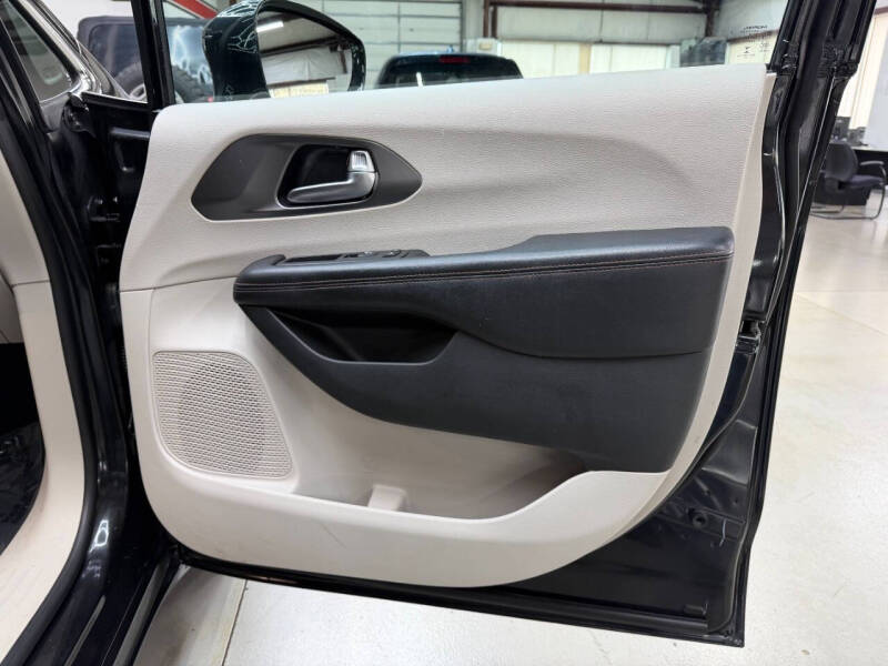 2020 Chrysler Pacifica Touring