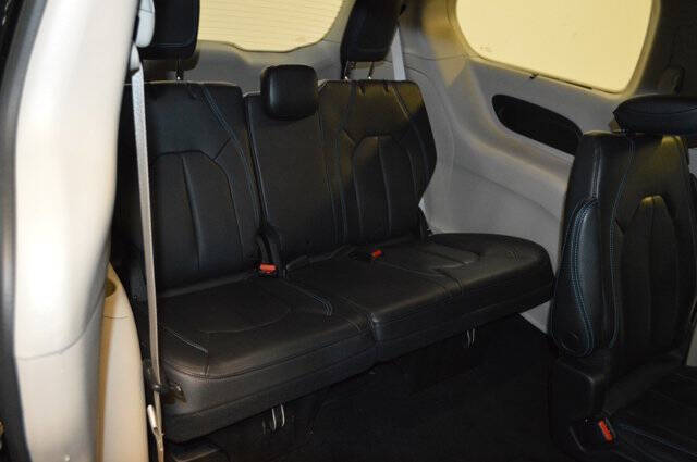 2021 Chrysler Pacifica Touring L