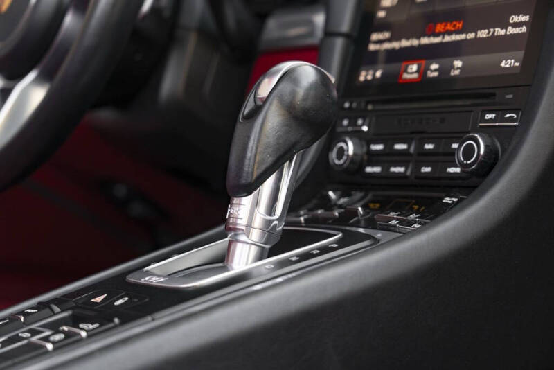 2019 Porsche 911 Carrera