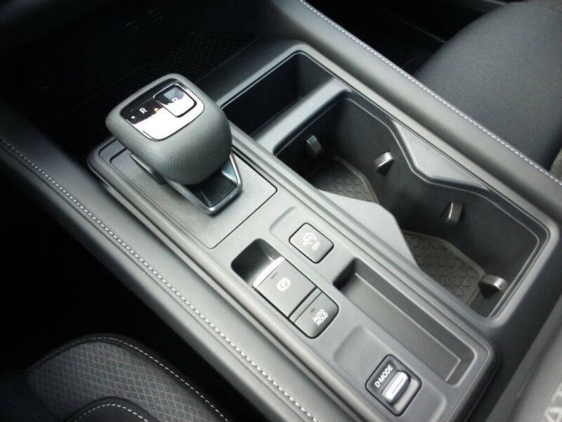 2025 Nissan Pathfinder S