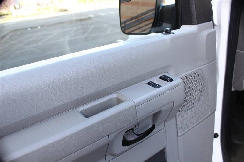 2013 Ford E-Series E-150