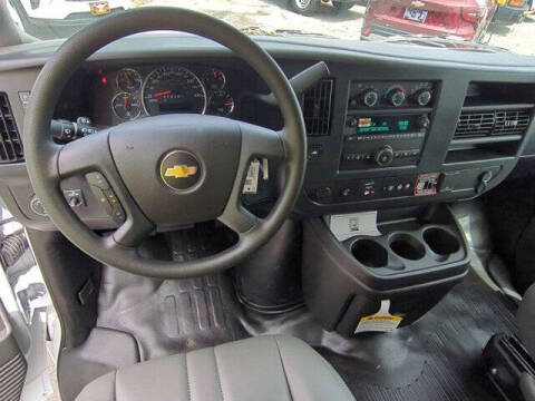 2025 Chevrolet Express 2500