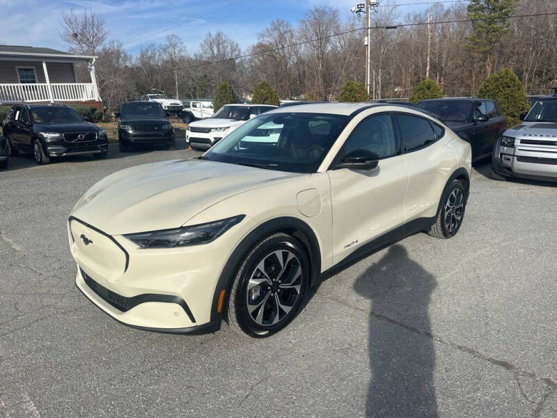 2025 Ford Mustang Mach-E Select