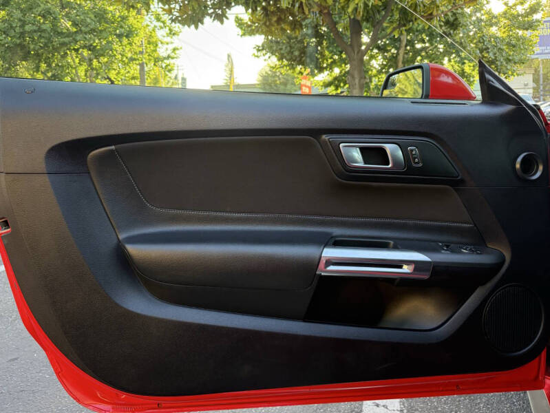 2019 Ford Mustang EcoBoost
