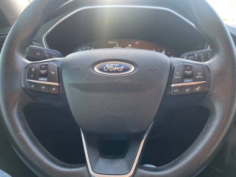 2020 Ford Escape SE