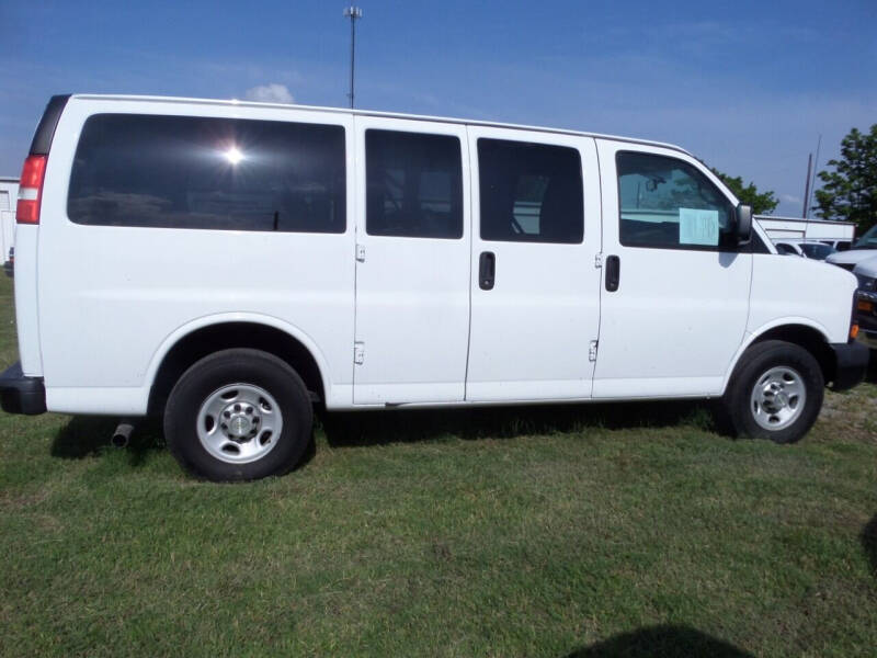 2014 Chevrolet Express Passenger for sale at AUTO FLEET REMARKETING, INC. in Van Alstyne TX