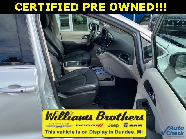 2024 Chrysler Pacifica Touring L