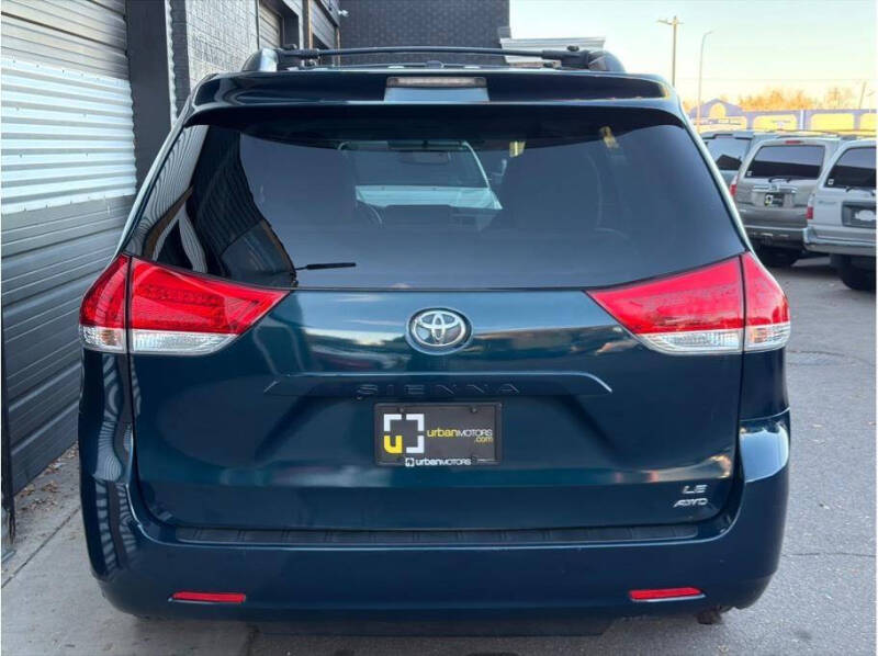2012 Toyota Sienna LE 7-Passenger
