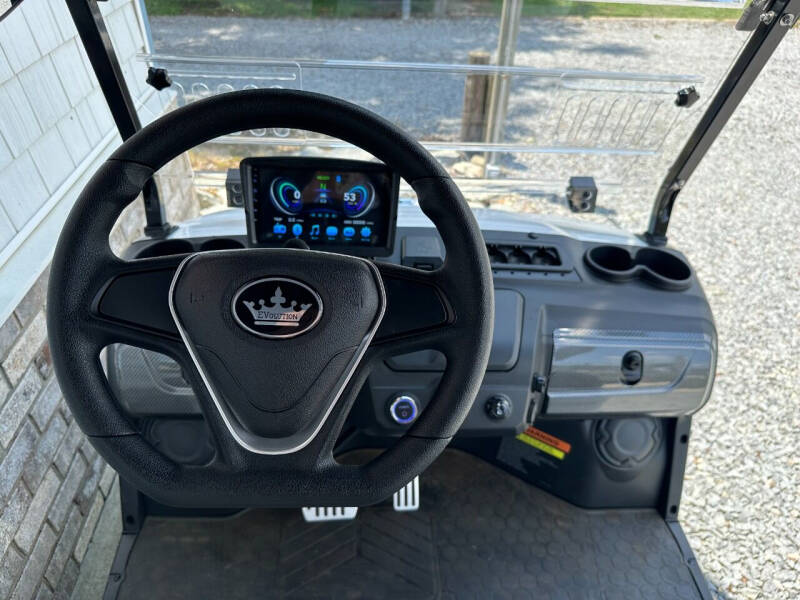 2025 Evolution D5 Maverick-4 - BASE