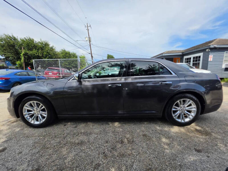 2016 Chrysler 300 C