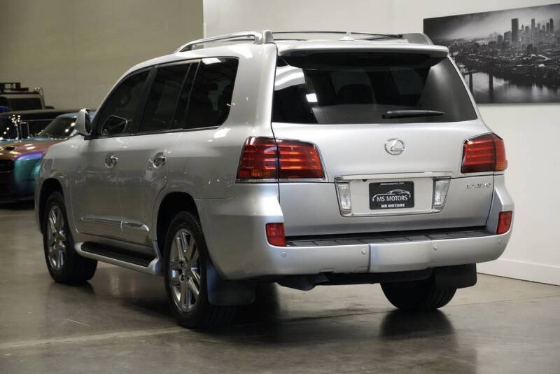 2011 Lexus LX 570