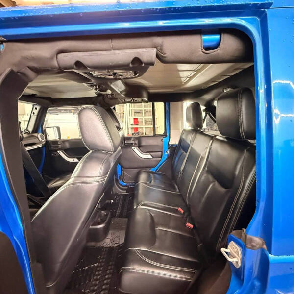 2014 Jeep Wrangler Unlimited Polar Edition