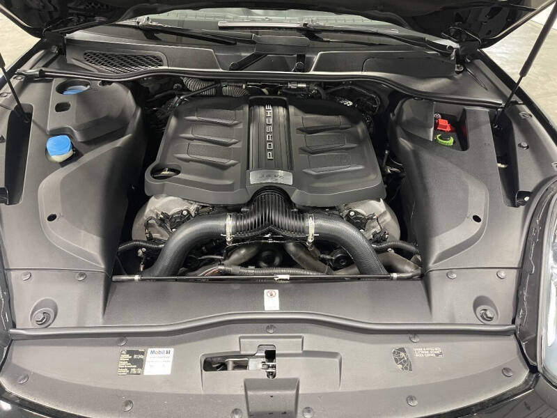 2016 Porsche Cayenne GTS
