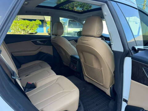 2019 Audi Q8 quattro Premium Plus 55 TFSI