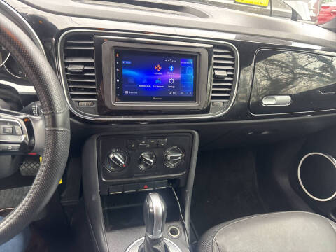 2015 Volkswagen Beetle Convertible 1.8T Classic PZEV