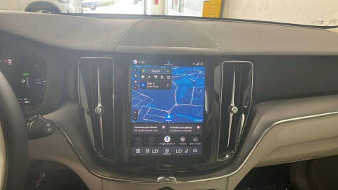 2025 Volvo XC60 T8 Core Dark Theme