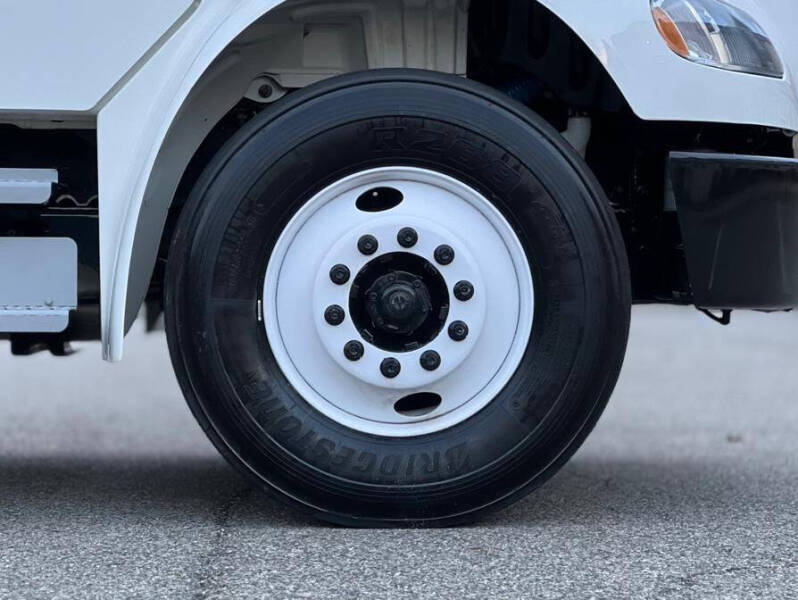 2020 Freightliner M2 106