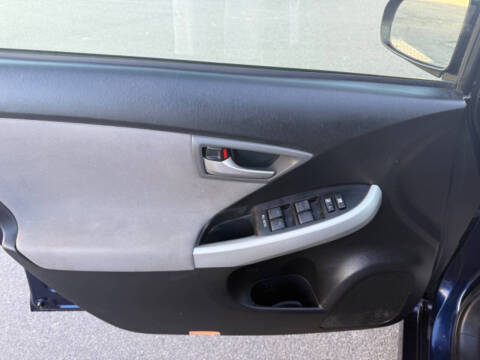 2012 Toyota Prius Two