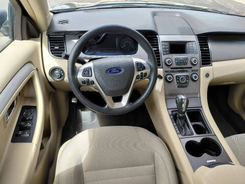 2018 Ford Taurus SE