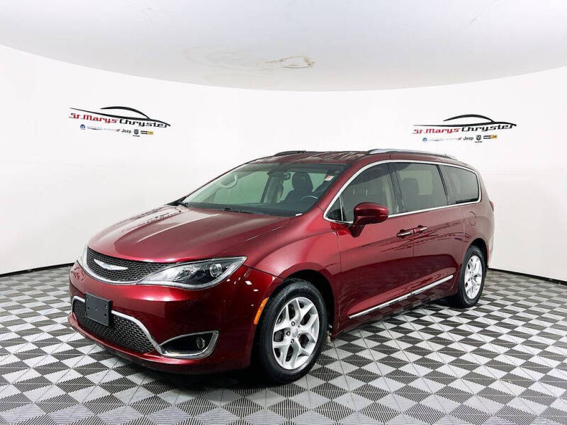 2017 Chrysler Pacifica Touring-L Plus